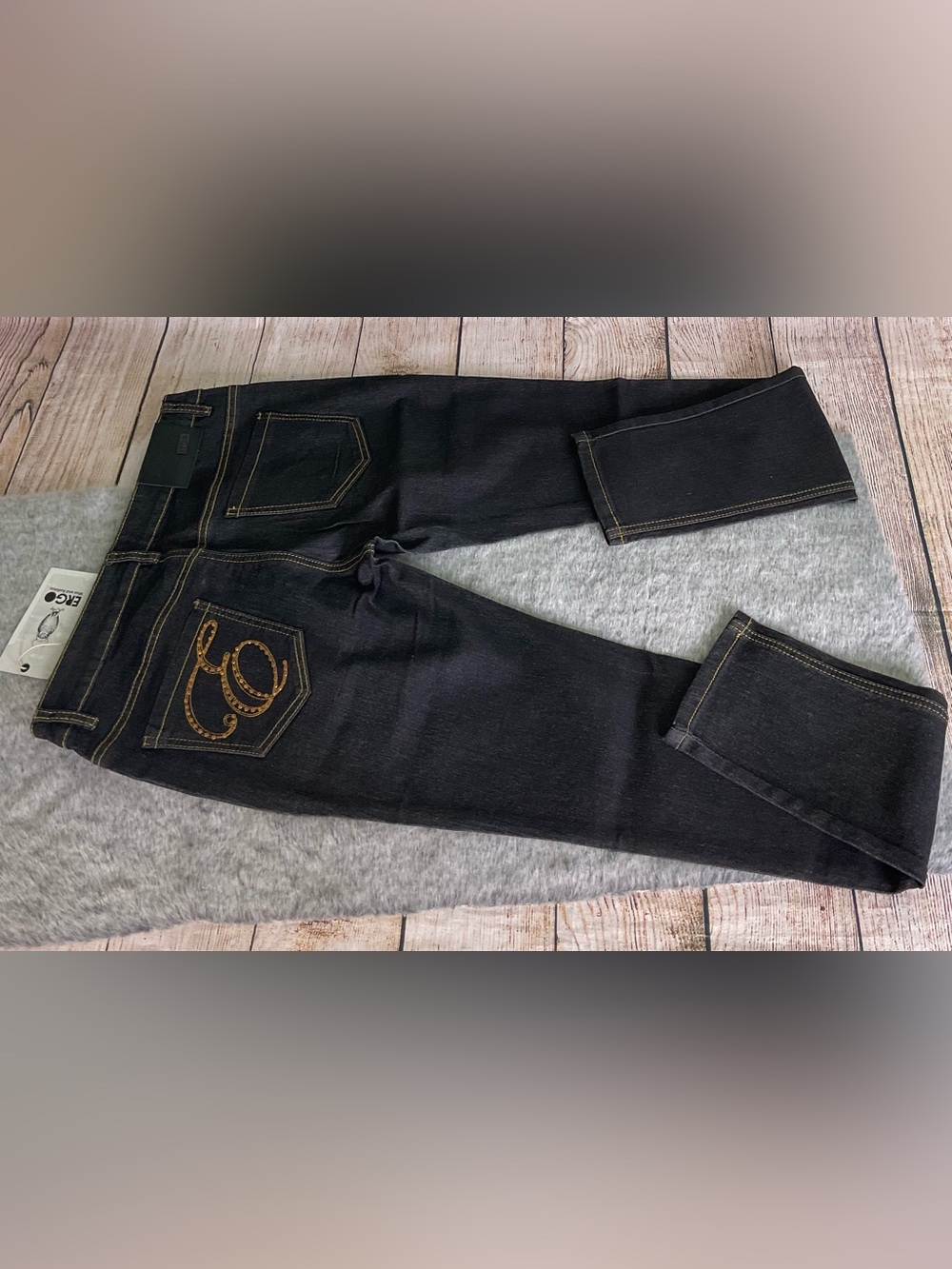 NWT Ergo Black Gold Embroidered Pocket Jeans Size 30